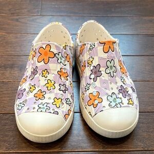 Native Jefferson Toddler Size 10 Floral Daisy Purple Checkered Slip-On Shoes